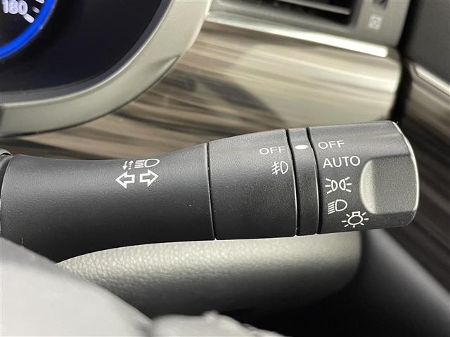 Nissan ELGRAND 2020 7044589-11