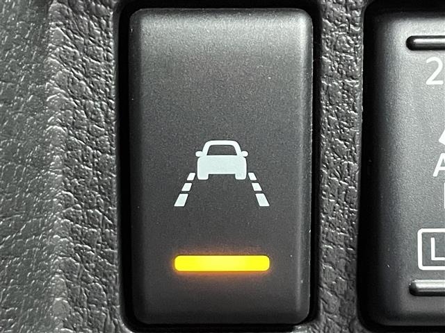 Nissan ELGRAND 2020 7044589-5