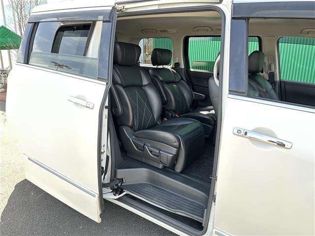 Nissan ELGRAND 2015 7044590-11