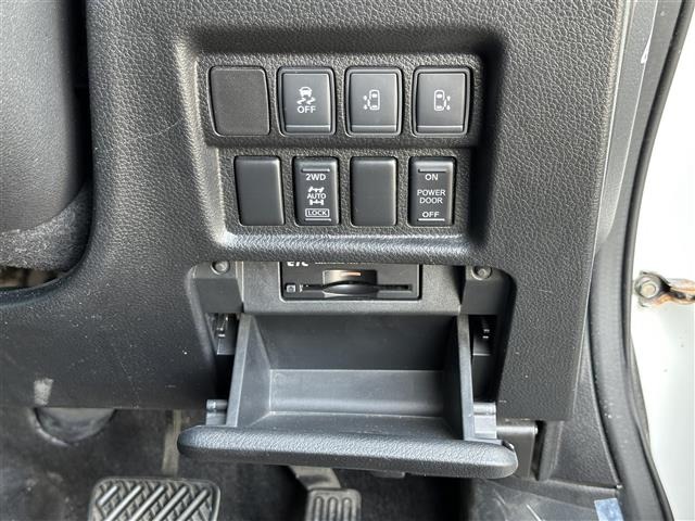 Nissan ELGRAND 2015 7044590-21