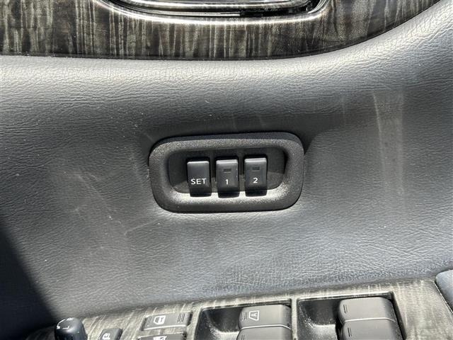 Nissan ELGRAND 2015 7044590-9