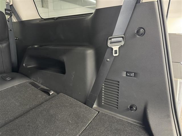Nissan ELGRAND 2011 7044611-12