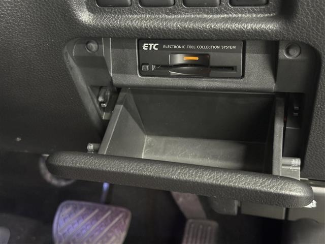 Nissan ELGRAND 2011 7044611-3