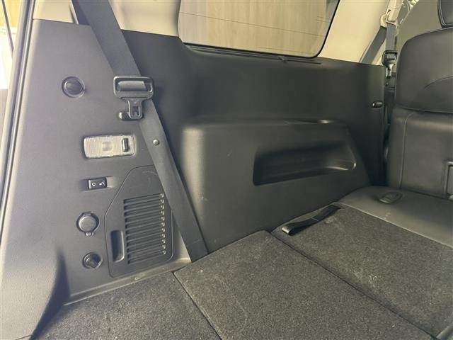 Nissan ELGRAND 2011 7044611-9