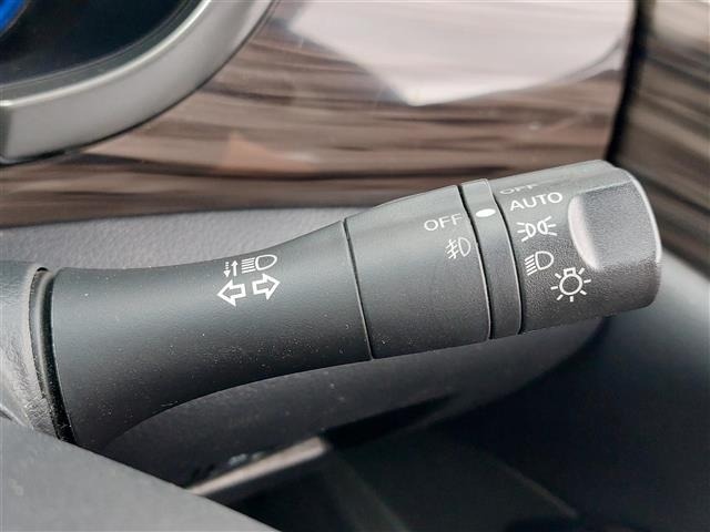 Nissan ELGRAND 2018 7044612-1