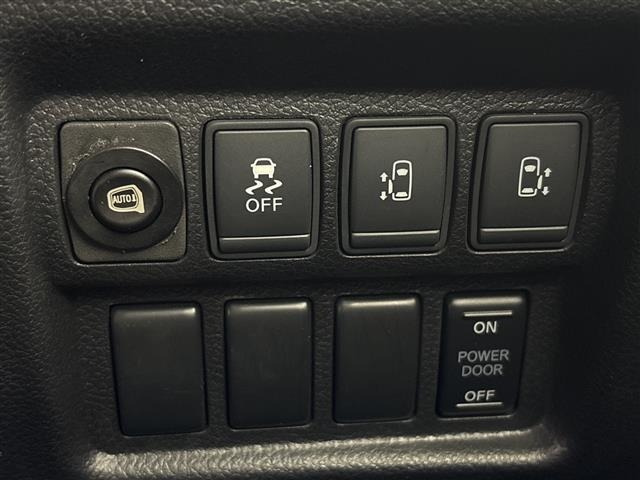 Nissan ELGRAND 2015 7044636-11