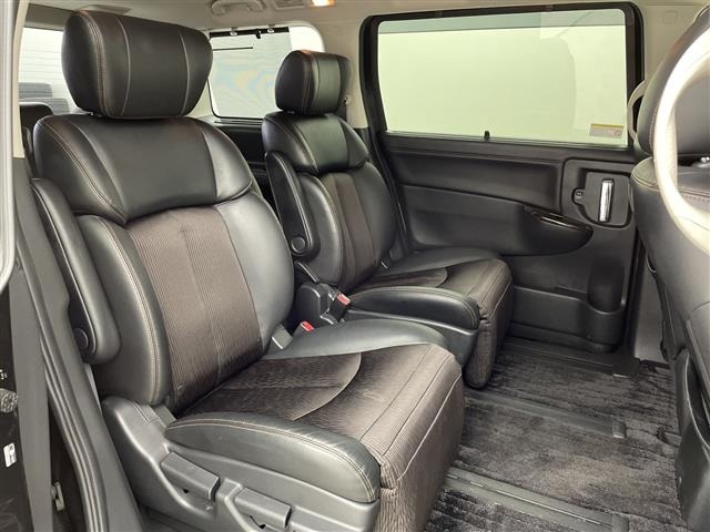 Nissan ELGRAND 2019 7044666-12