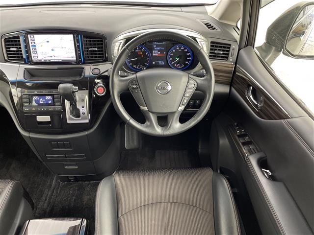 Nissan ELGRAND 2019 7044666-4