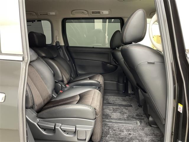 Nissan ELGRAND 2016 7044667-3