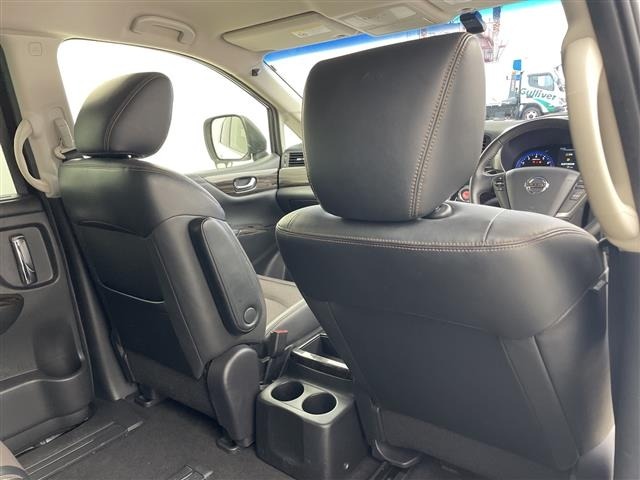 Nissan ELGRAND 2015 7044687-5