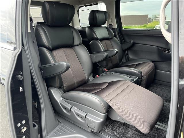 Nissan ELGRAND 2017 7044717-11