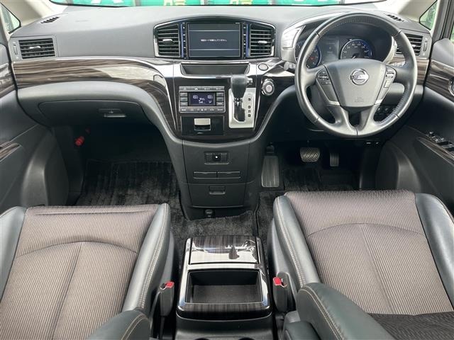 Nissan ELGRAND 2017 7044717-14