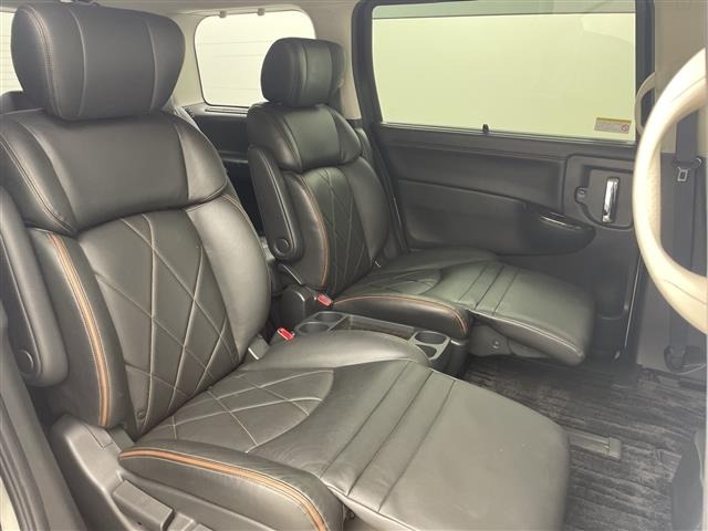 Nissan ELGRAND 2019 7044718-10