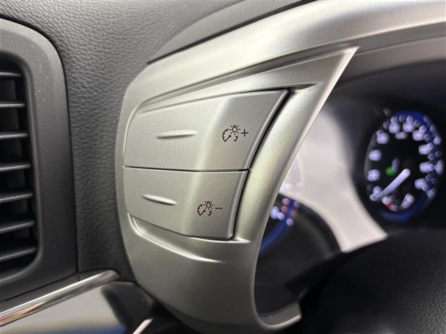 Nissan ELGRAND 2015 7044767-5