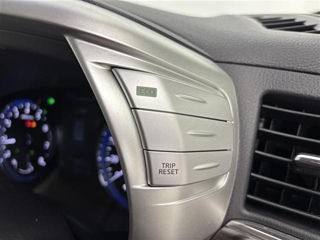 Nissan ELGRAND 2015 7044767-8
