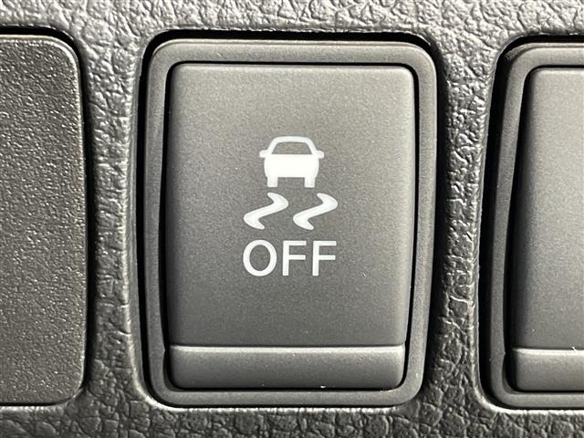Nissan ELGRAND 2017 7044784-1
