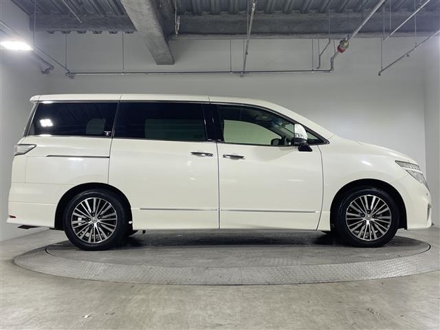 Nissan ELGRAND 2017 7044784-10