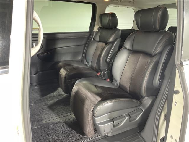 Nissan ELGRAND 2017 7044784-12
