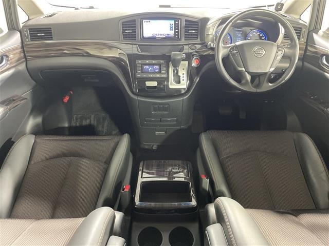 Nissan ELGRAND 2017 7044784-15