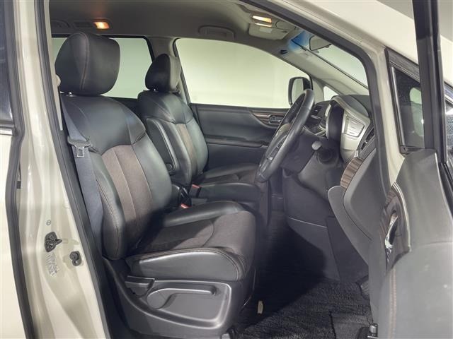 Nissan ELGRAND 2017 7044784-3