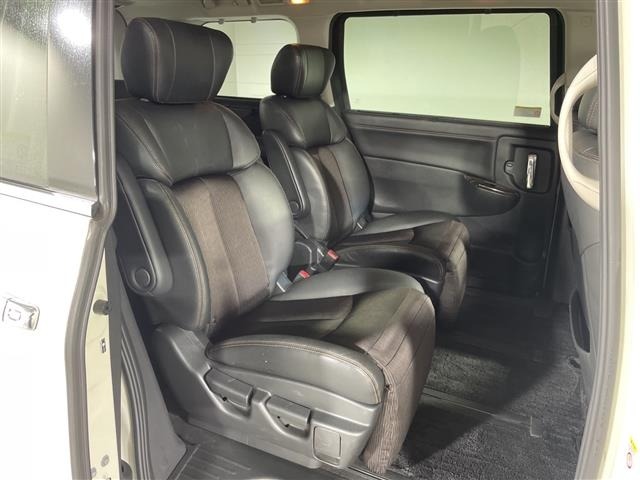 Nissan ELGRAND 2017 7044784-5