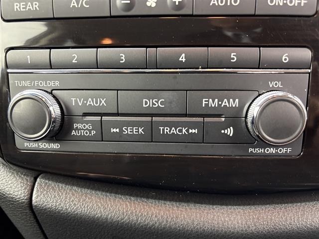 Nissan ELGRAND 2015 7044822-2
