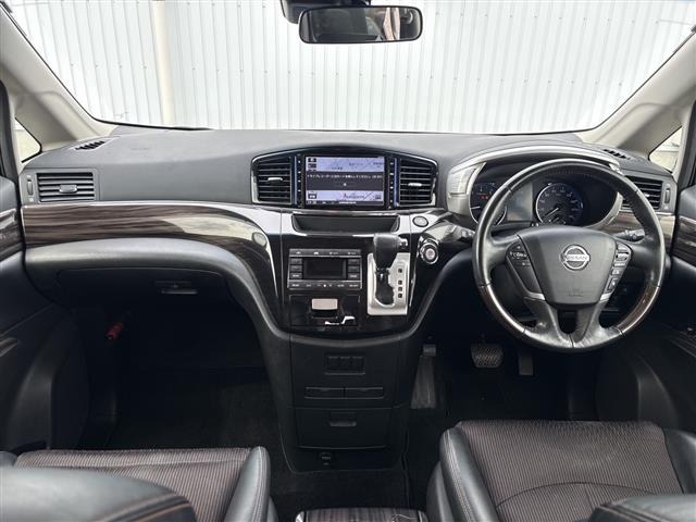 Nissan ELGRAND 2018 7044839-14