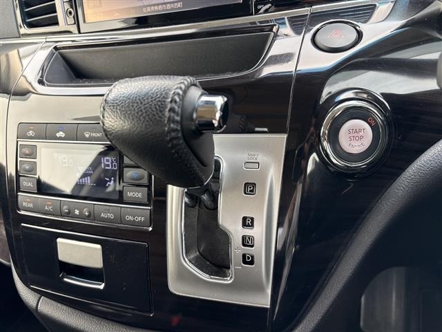 Nissan ELGRAND 2018 7044839-19