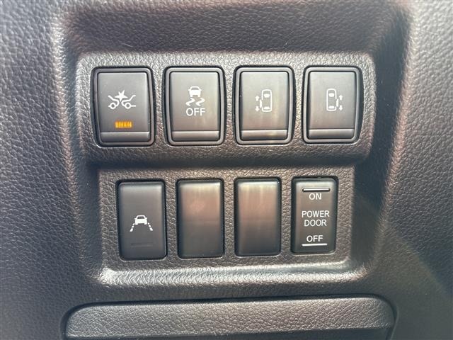 Nissan ELGRAND 2018 7044839-21