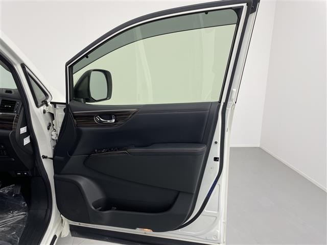 Nissan ELGRAND 2017 7044846-6
