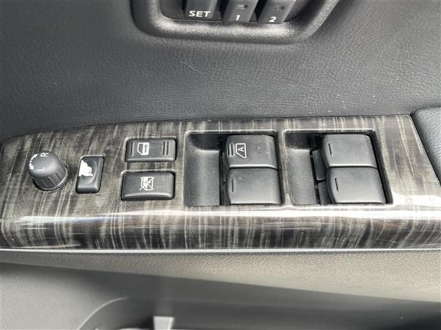 Nissan ELGRAND 2015 7044847-6