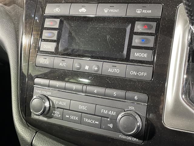 Nissan ELGRAND 2015 7044871-7