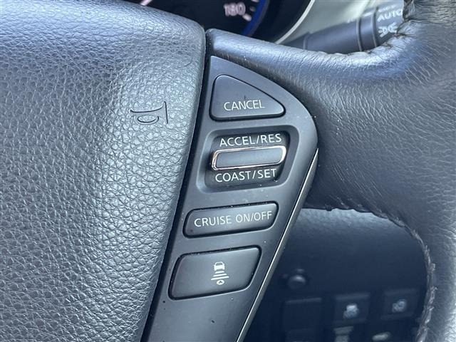 Nissan ELGRAND 2016 7044926-3