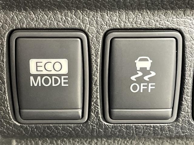 Nissan ELGRAND 2011 7044965-3