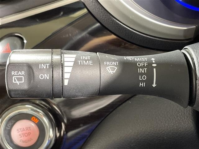 Nissan ELGRAND 2011 7044965-4