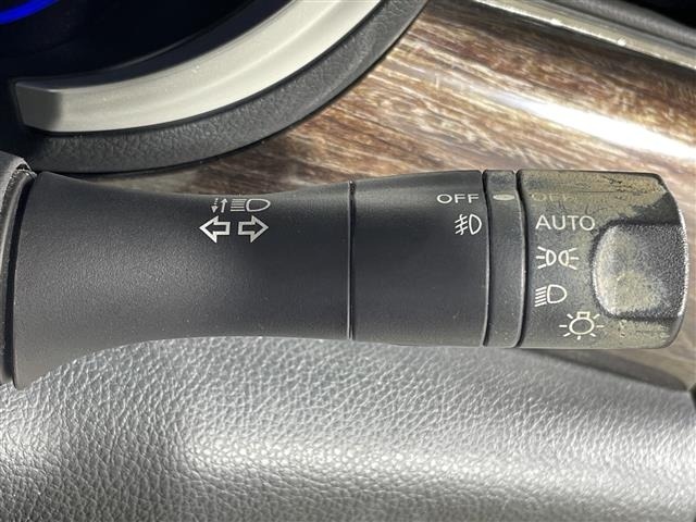 Nissan ELGRAND 2011 7044965-6