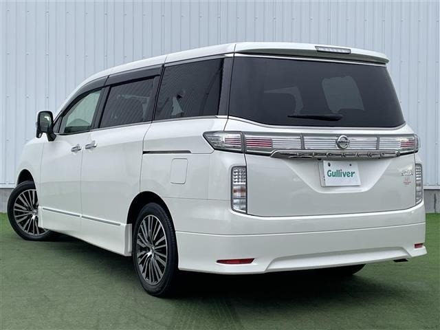 Nissan ELGRAND 2016 7045006-13