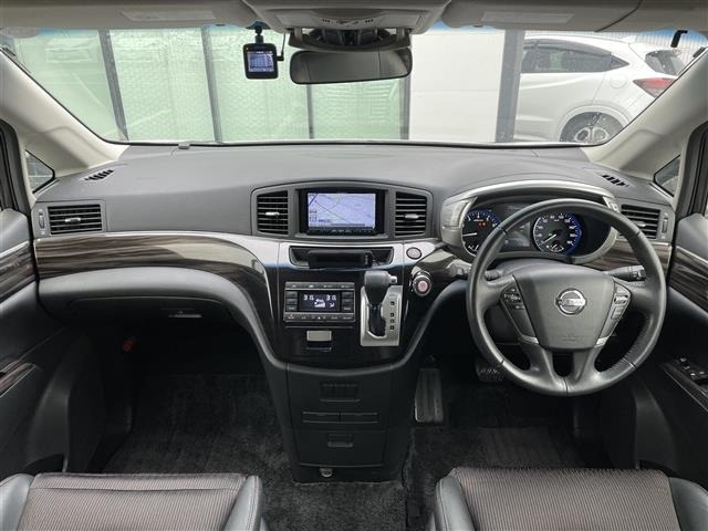 Nissan ELGRAND 2016 7045006-14
