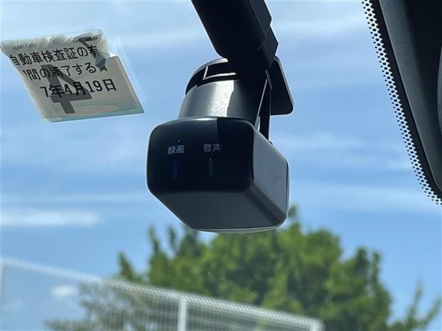 Nissan ELGRAND 2022 7045035-1