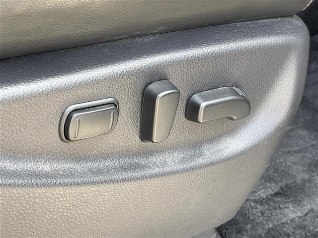 Nissan ELGRAND 2022 7045035-10