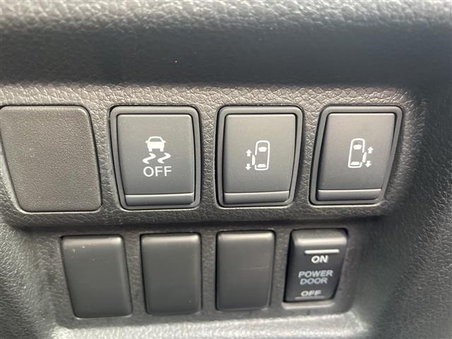 Nissan ELGRAND 2015 7045103-5