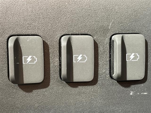 Nissan ELGRAND 2021 7045169-6