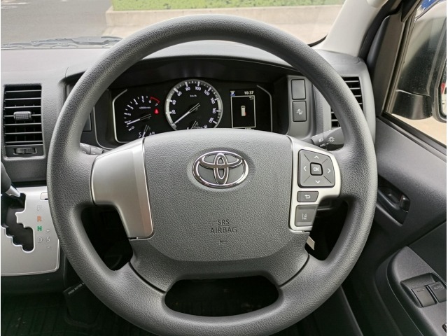 Toyota HIACE VAN 2024 7046781-24