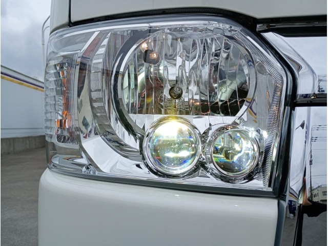 Toyota HIACE VAN 2024 7046781-30