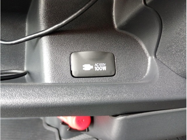 Toyota HIACE VAN 2024 7046781-32