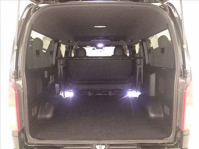 Toyota HIACE VAN 2021 7048741-7