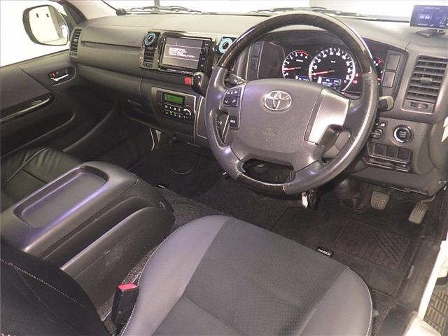 Toyota HIACE VAN 2016 7048814-3