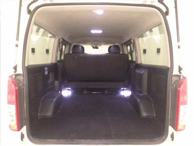 Toyota HIACE VAN 2016 7048814-7