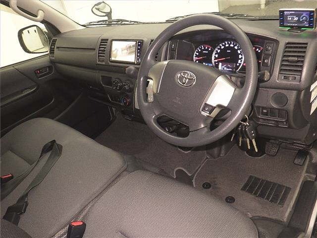 Toyota HIACE VAN 2018 7048844-3