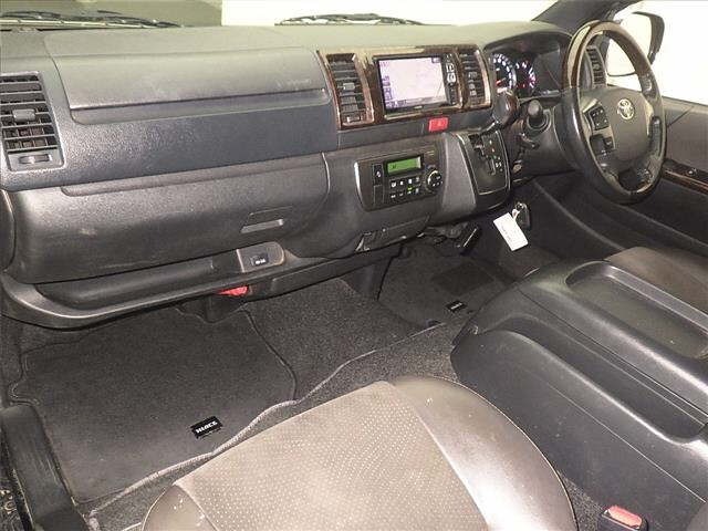 Toyota HIACE VAN 2018 7048935-4